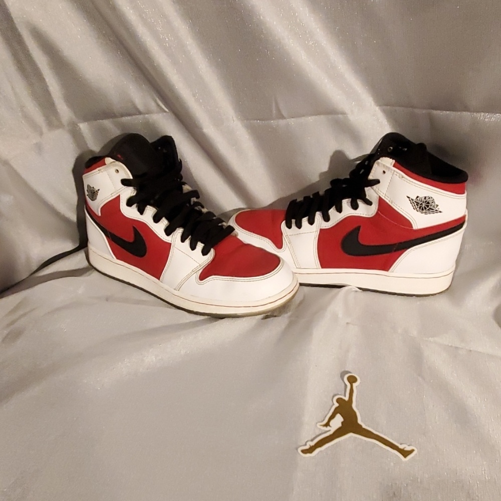 JORDAN RETRO 1'S BG "CARMINES" SIZE 6.5 Y